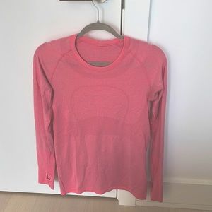 EXCELLENT CONDITION Lululemon Swiftly Tech long sleeve
